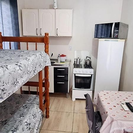 Kitnet S1 Em Torres-Rs - Na Mais Bela Praia Gaucha - Cozinha - Banheiro - Ar Condicionado - Tv E Wi-Fi - Estacionamento - Anfitria Superhost No Bnb Exterior foto