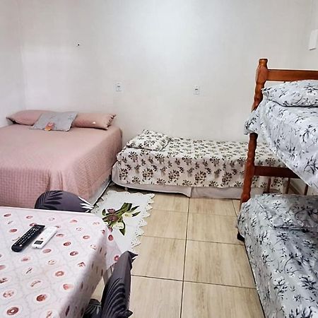 Kitnet S1 Em Torres-Rs - Na Mais Bela Praia Gaucha - Cozinha - Banheiro - Ar Condicionado - Tv E Wi-Fi - Estacionamento - Anfitria Superhost No Bnb Exterior foto