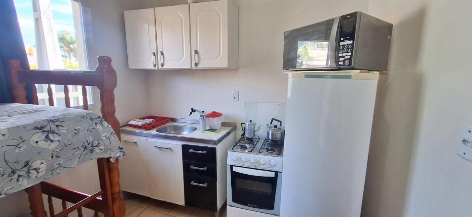 Kitnet S1 Em Torres-Rs - Na Mais Bela Praia Gaucha - Cozinha - Banheiro - Ar Condicionado - Tv E Wi-Fi - Estacionamento - Anfitria Superhost No Bnb Exterior foto