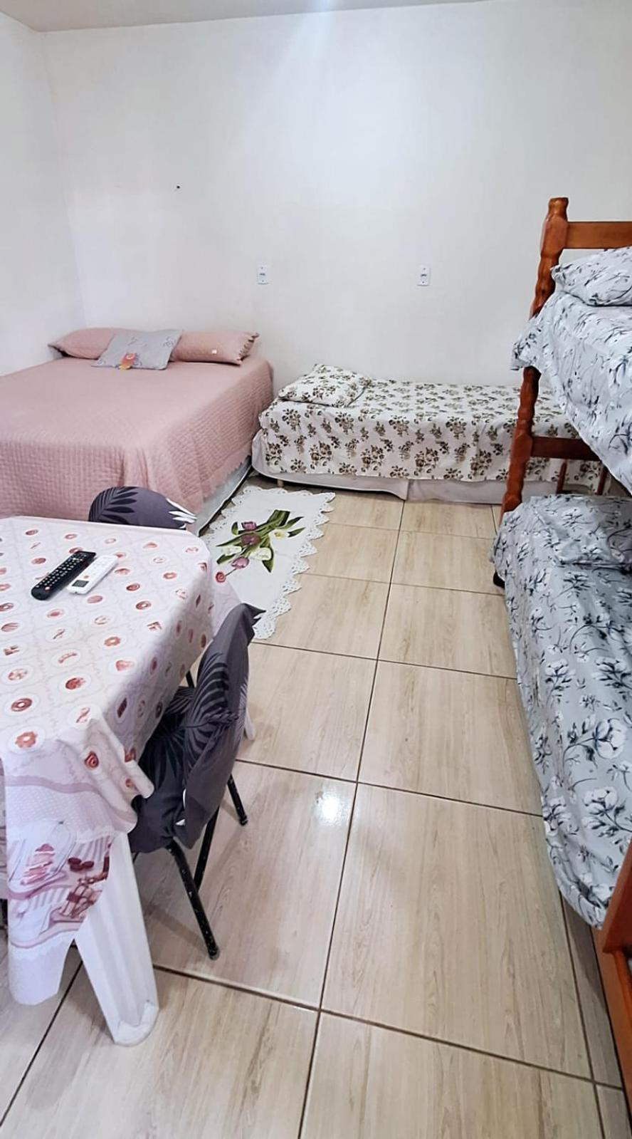Kitnet S1 Em Torres-Rs - Na Mais Bela Praia Gaucha - Cozinha - Banheiro - Ar Condicionado - Tv E Wi-Fi - Estacionamento - Anfitria Superhost No Bnb Exterior foto