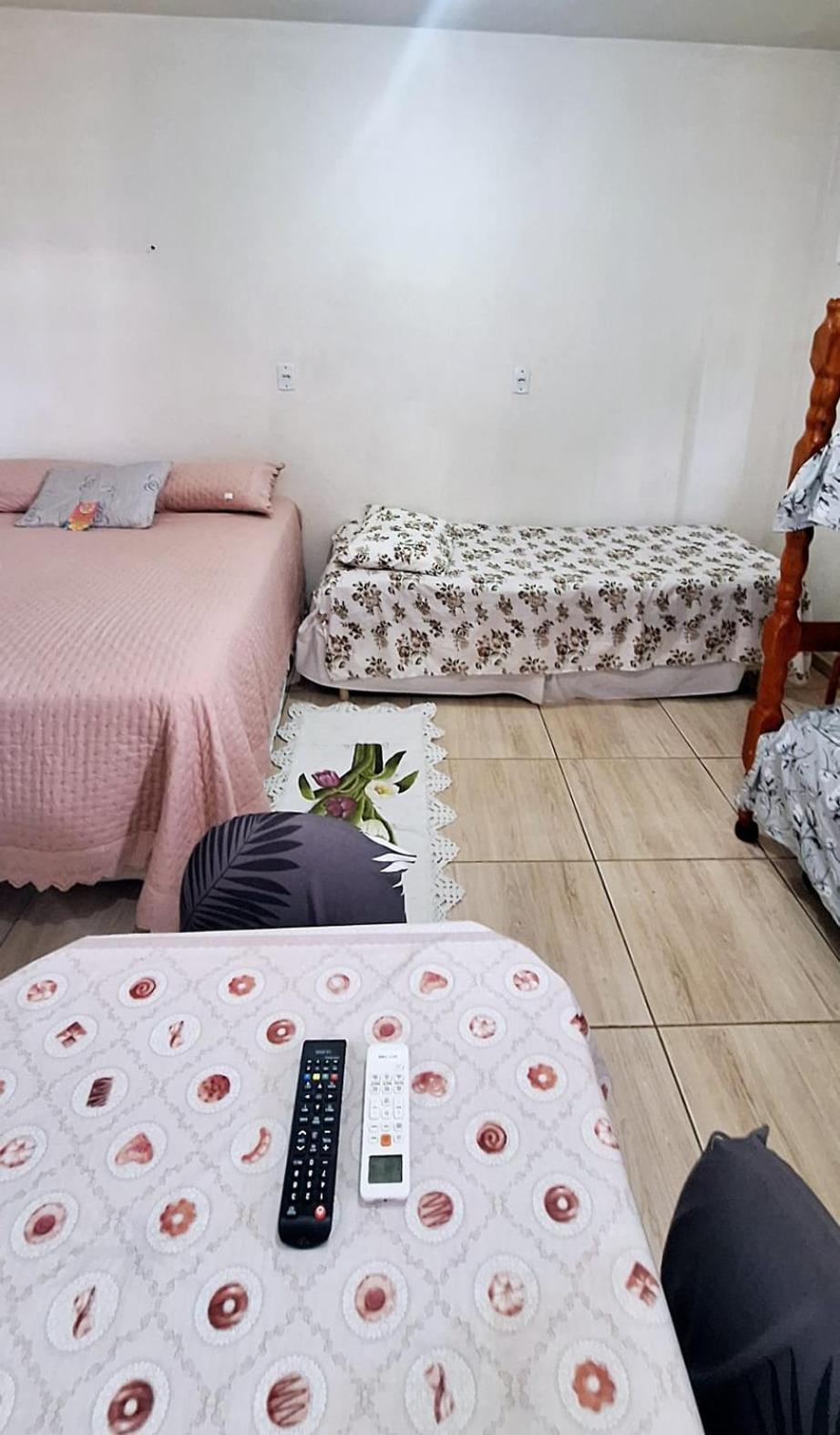 Kitnet S1 Em Torres-Rs - Na Mais Bela Praia Gaucha - Cozinha - Banheiro - Ar Condicionado - Tv E Wi-Fi - Estacionamento - Anfitria Superhost No Bnb Exterior foto